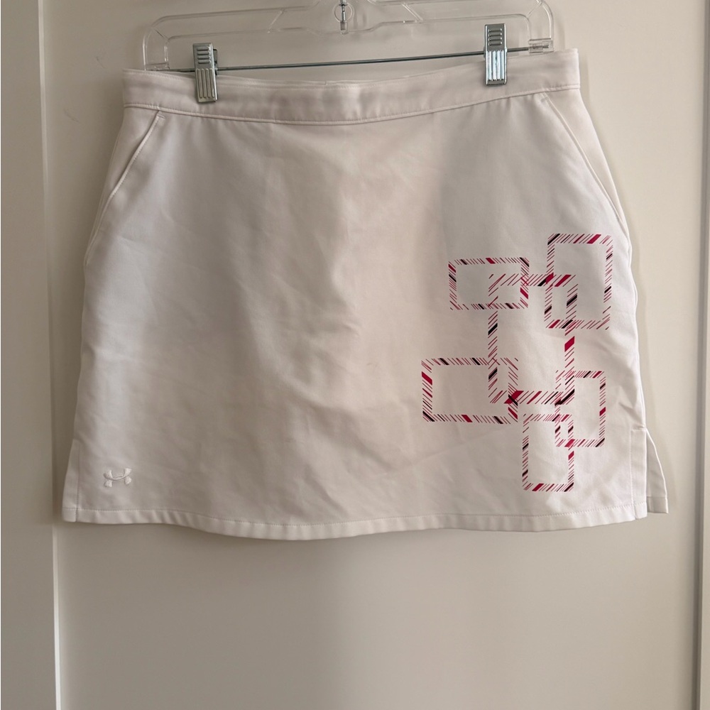 Under Armour White Skort with Pink Geometric Accent